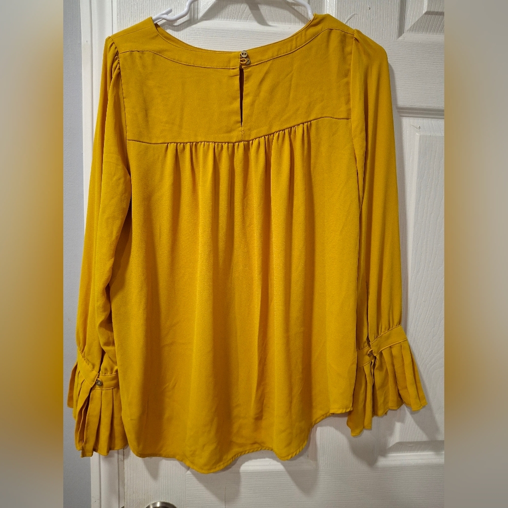 LOFT Women's Yellow Blouse - Picture 2 of 9